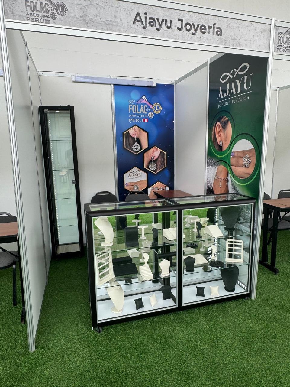 Primer stand de AJAYU en la Convención de Leones de 2024 en Arequipa